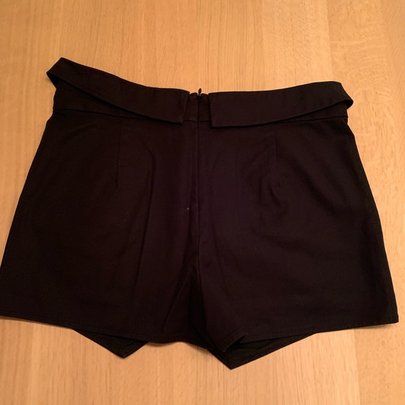 Talula/ Aritzia skort - Picture 2 of 3